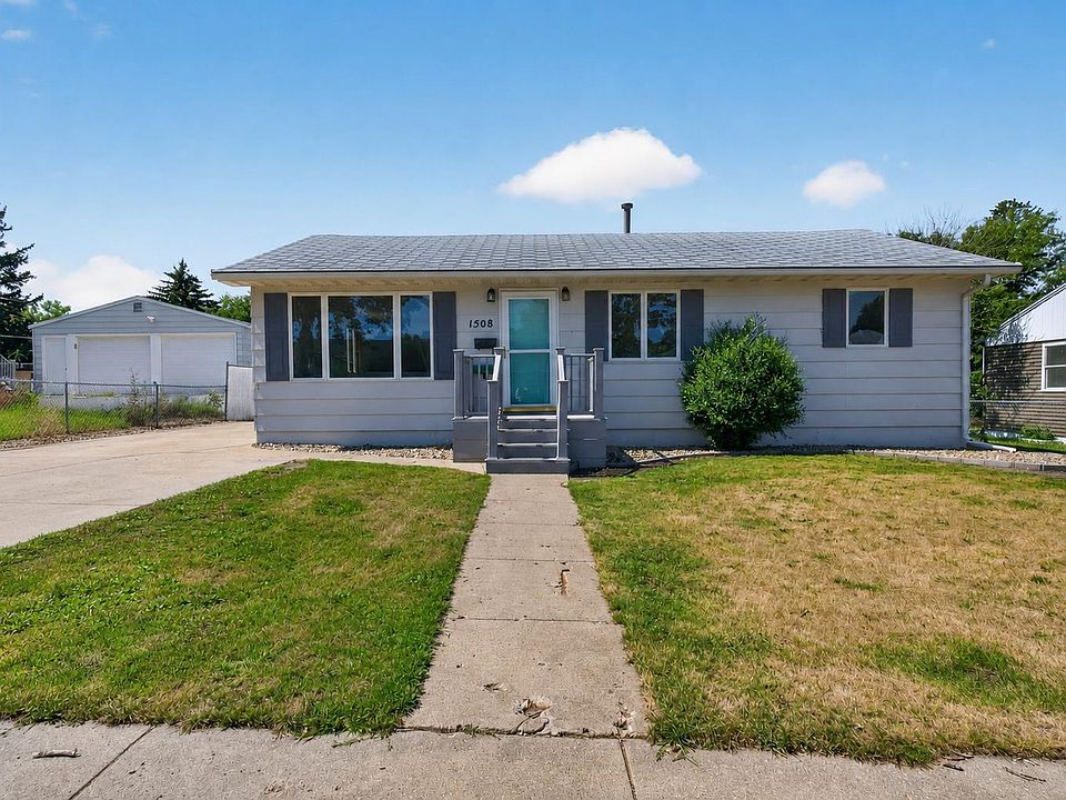 1st image of 1508 8th St SW