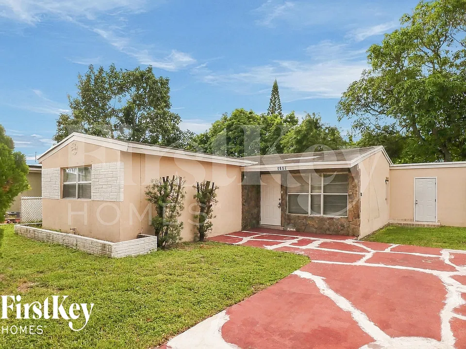 3740 NW 4th Pl