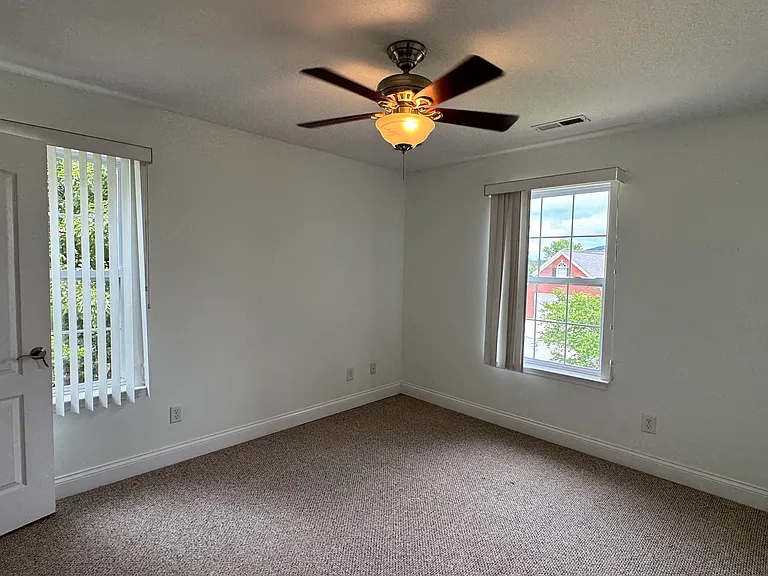 5685 Hyacinth Ln — Photo 33