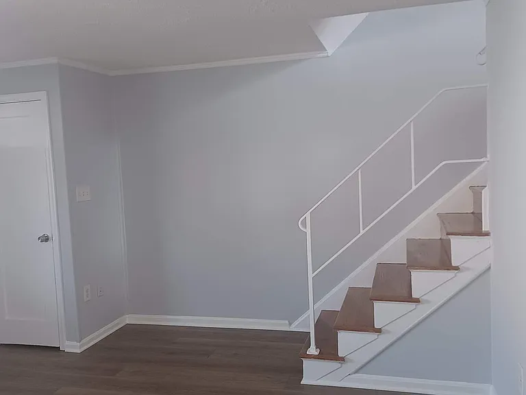 2053 Larkhall Rd — Photo 2