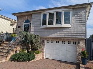 662 Rathbun Ave, Staten Island, NY