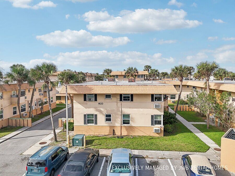 1st image of 1628 2nd St N #877038211
