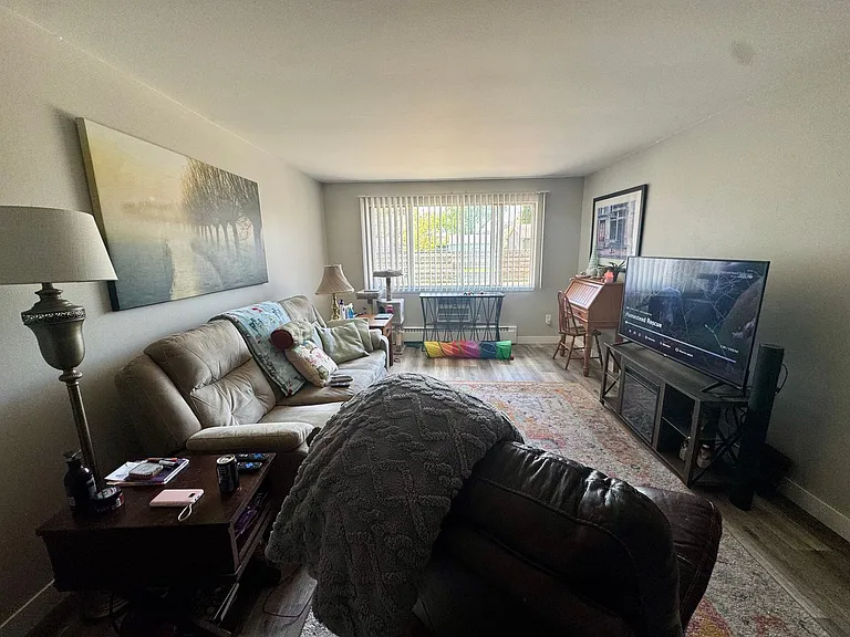 1211 George St — Photo 2