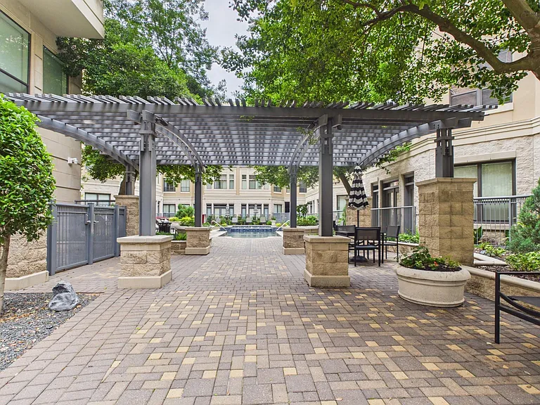 1901 Post Oak Blvd #OAK-2402 — Photo 28