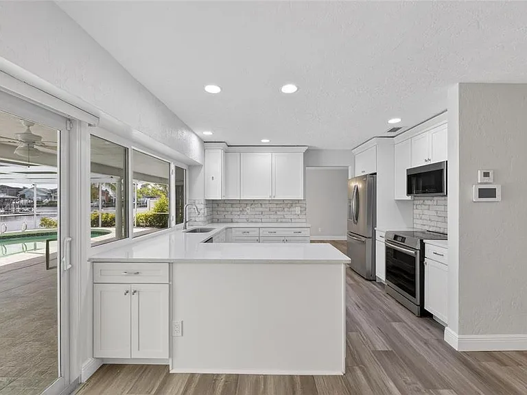 6305 Cottonwood Ln — Photo 16