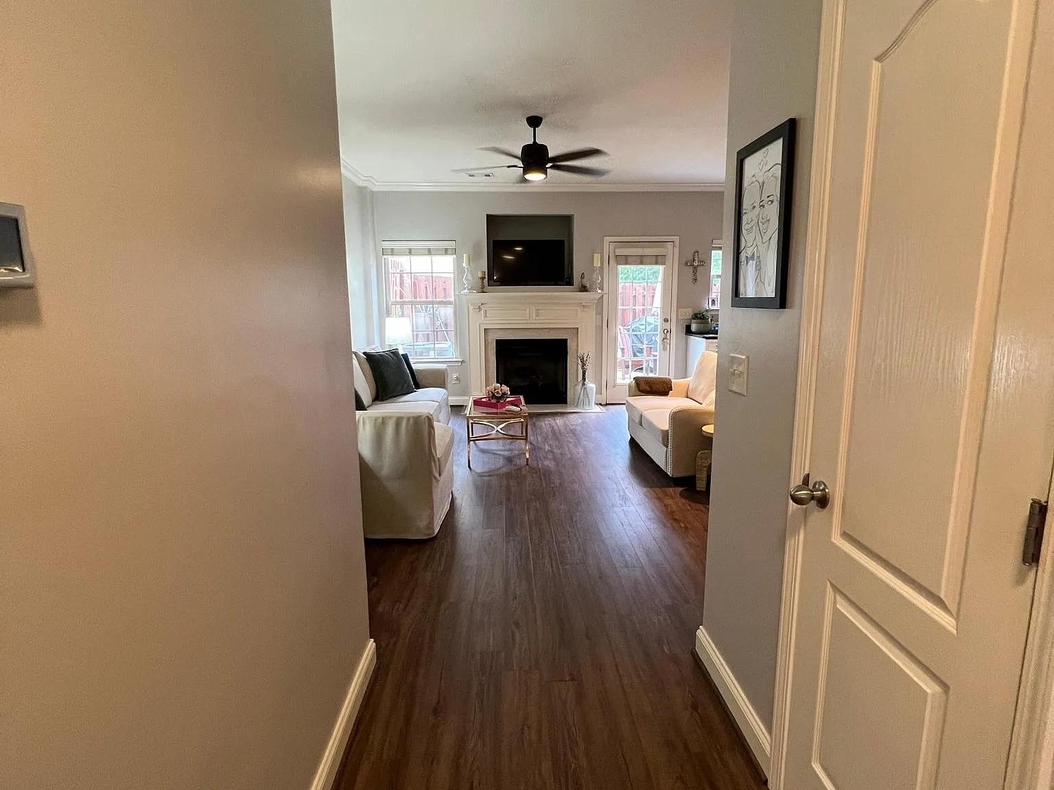 2 bed, 2.5 bath, 1200 sqft, $2,400 — Photo 3