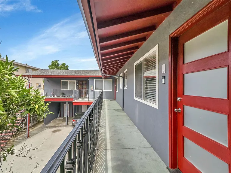 131 Cerrito Avenue — Photo 17