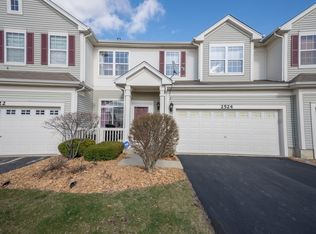 2524 Hillsboro Blvd, Aurora, IL 60503