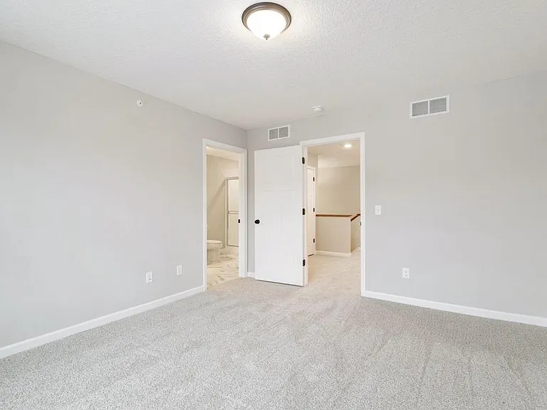 13640 Busch Ln — Photo 9