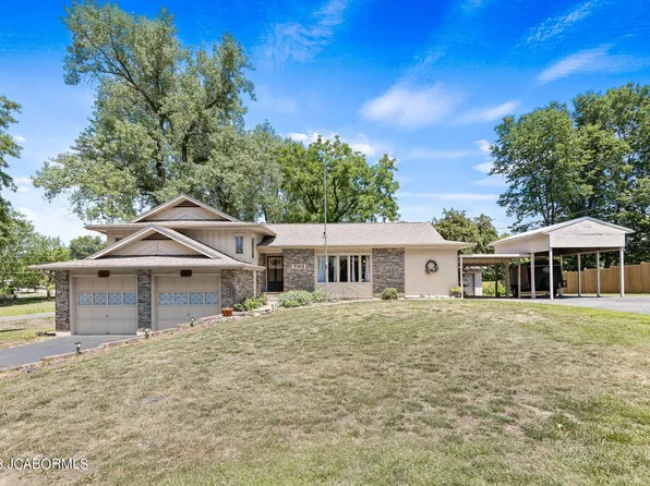 703 Vernon Dr, Eldon, MO 65026