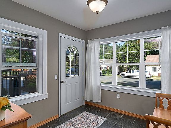 5th image of 403 N Holmes St