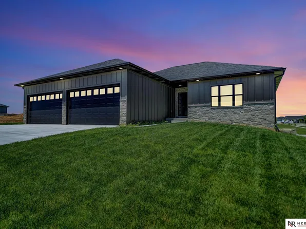 10540 Freedom Ln, Lincoln, NE 68527
