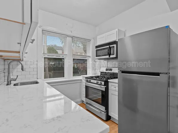 7338 Forsyth Blvd, Saint Louis, MO 63105