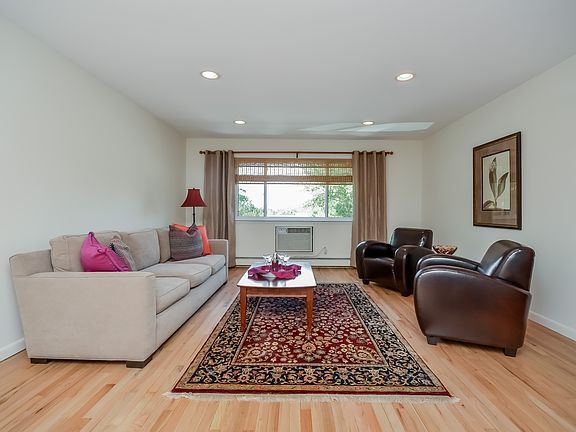 3rd image of 60 Amber Dr
