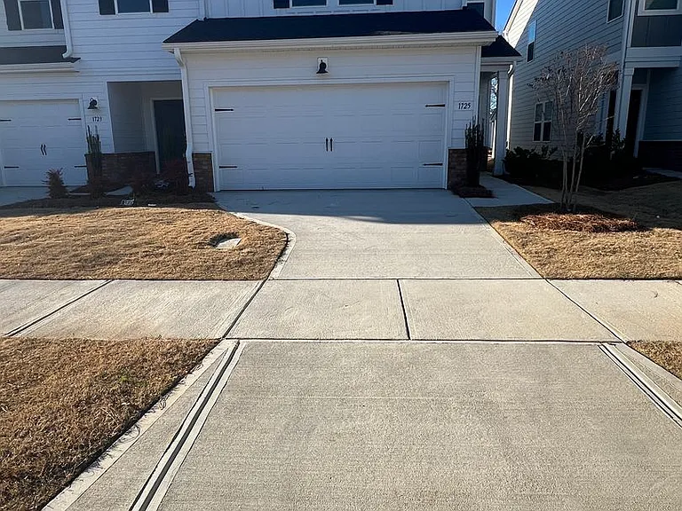 1725 Braemar Village Dr — Photo 2