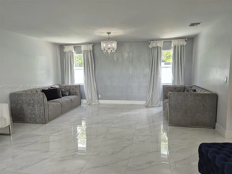 5820 SW 58th Ct — Photo 4