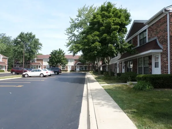 4136 Brentwood Ln, Waukegan, IL 60087