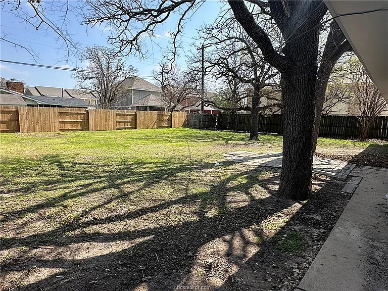 4005 College Main St — Photo 5