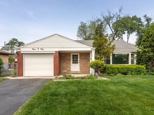 904 Parkview Ln, Des Plaines, IL 60016