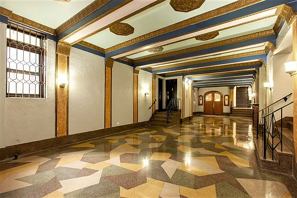 Rented by R New York | media 12