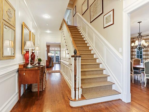 4th image of 3516 Paces Ferry Cir SE