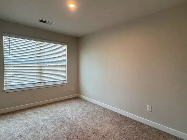 123 Roundtree Dr — Photo 7