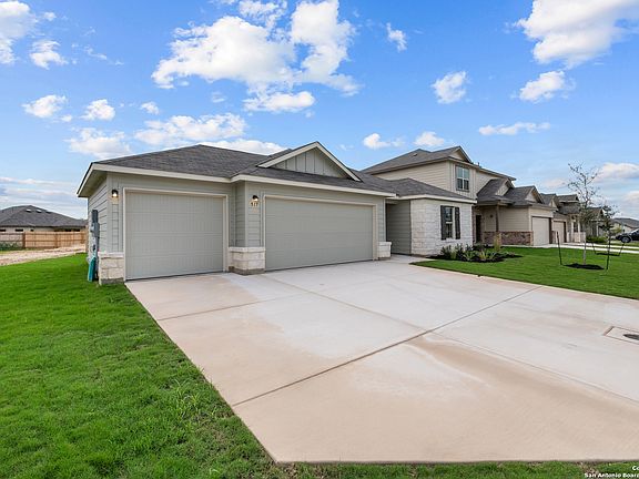 2nd image of 517 Cypress Arbor