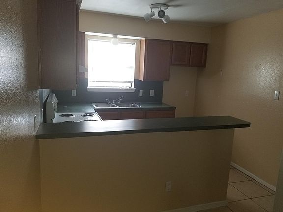 4th image of 2706 Los Amigos Dr APT 34