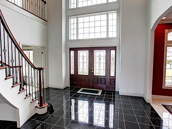2nd image of 3035 Indian Hill Dr