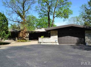 5950 N Elm Ln, Peoria, IL