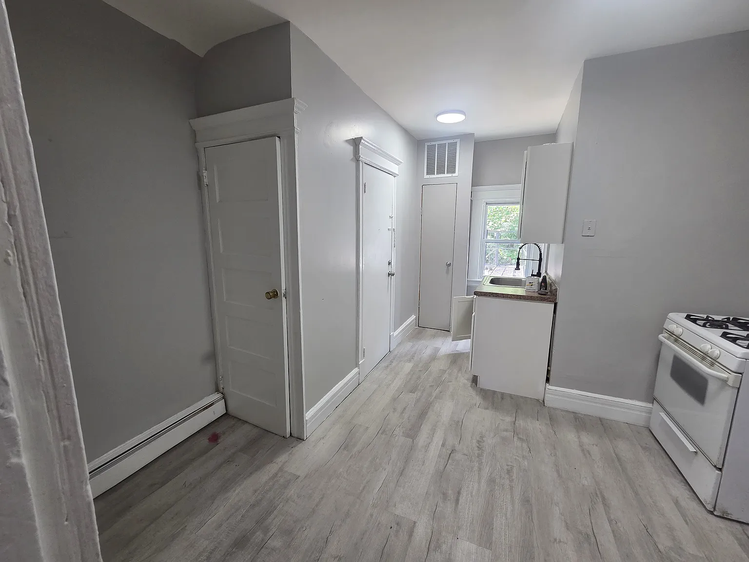 1 bed, 700 sqft, $1,499 — Photo 4