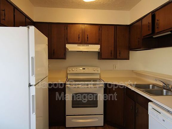 3rd image of 731 N Fanning Ave Unit 733