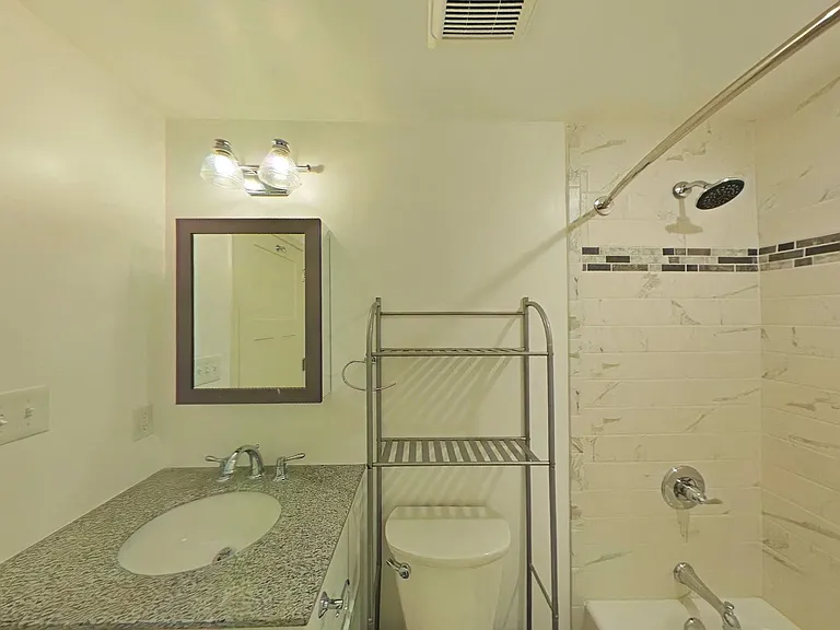 4114 Lauriston Street — Photo 16