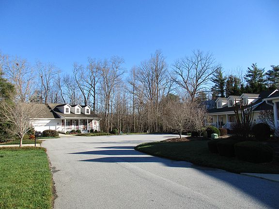 5th image of 34 Waterbury Court