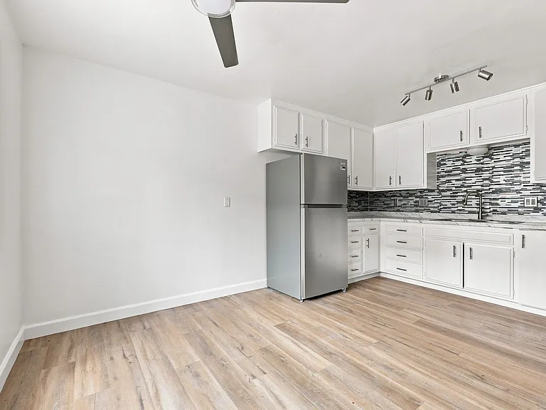 540-600 W Channel Islands Blvd #1 — Photo 12