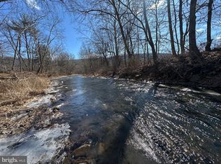 35 N River Rd, Rio, WV 26755