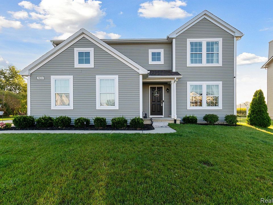 1st image of 9133 Chambord Dr