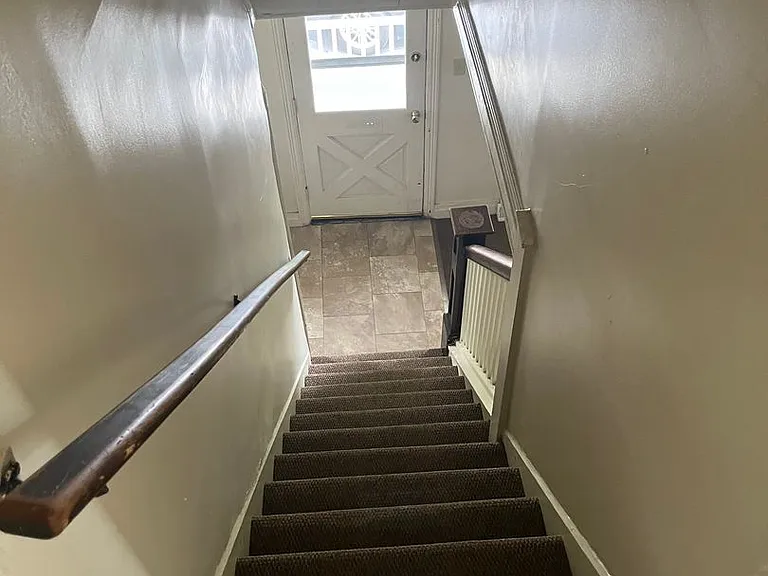 343 E Orange St — Photo 32