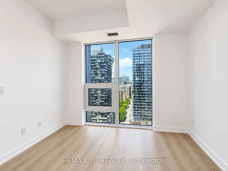 100 Queen St E #2515 — Photo 6