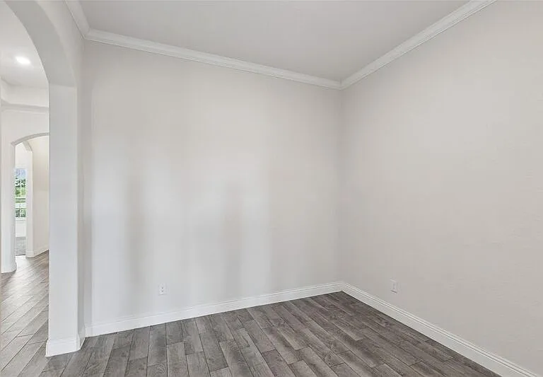 2513 Loudon St W — Photo 13