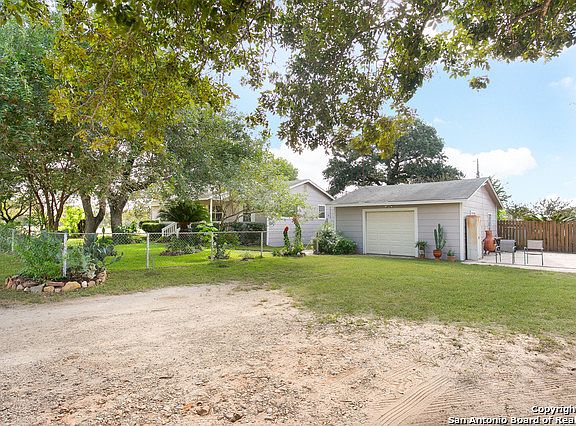 3rd image of 1155 County Road 317