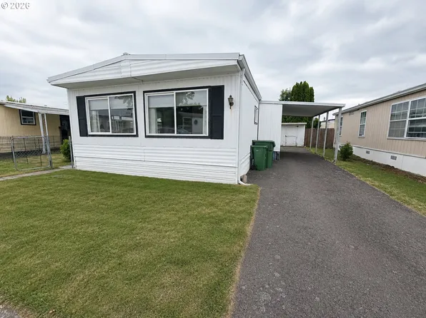 2902 E 2nd St Unit 19, Newberg, OR 97132