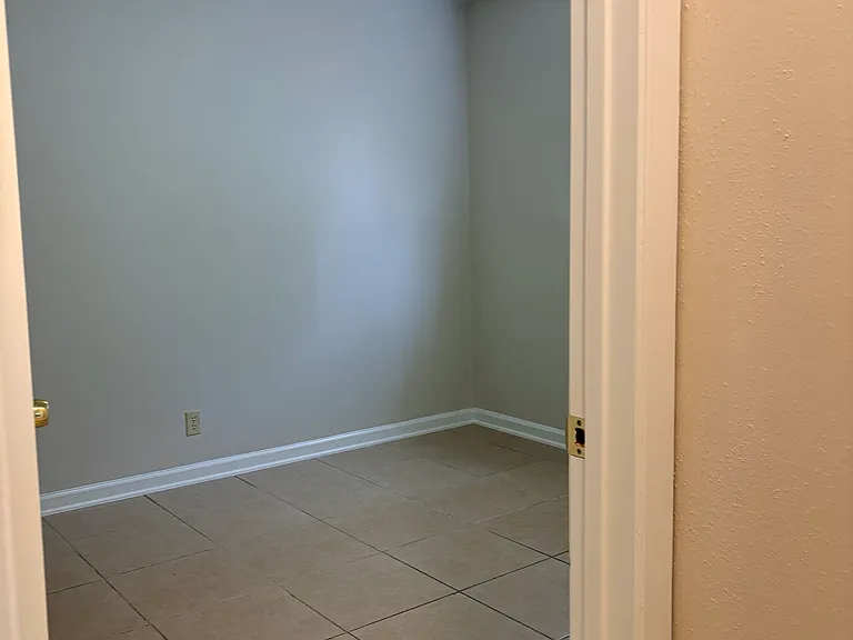 4514 Temple Hl — Photo 10