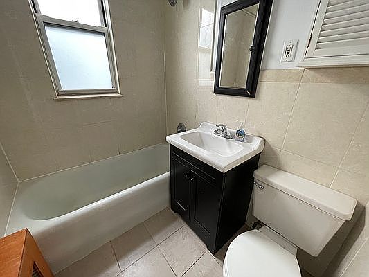 4th image of 30-50 35th St #1R