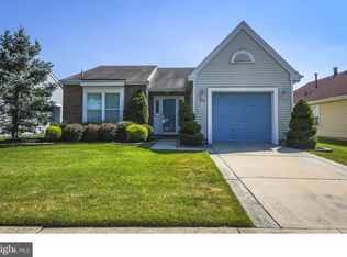 712 Chickory Dr, Mount Laurel, NJ 08054