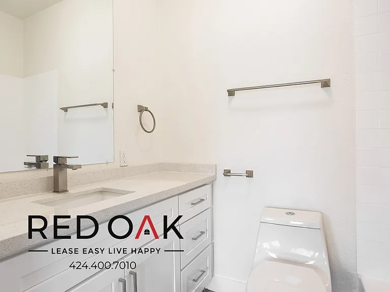 479 E 49th St #481-1/4 — Photo 8