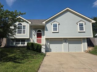 2144 SW British Dr, Lees Summit, MO 64081