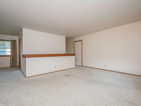 3rd image of 1510 Maxwell Ave