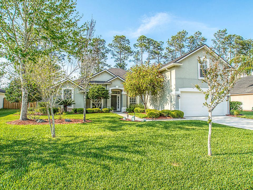 1st image of 320 Hammock Grove Ct