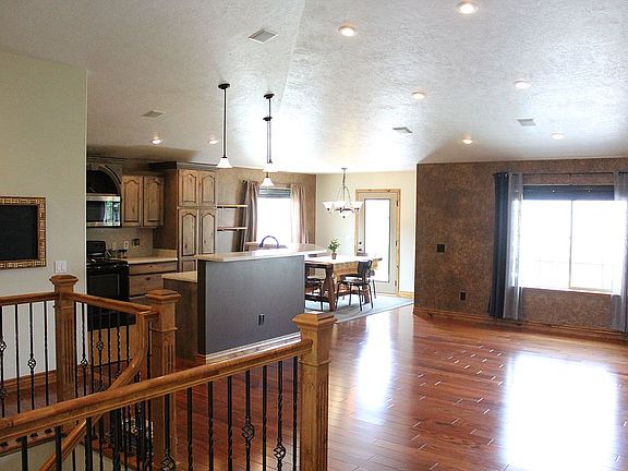 3rd image of 2607 Thunder Gulch Ln